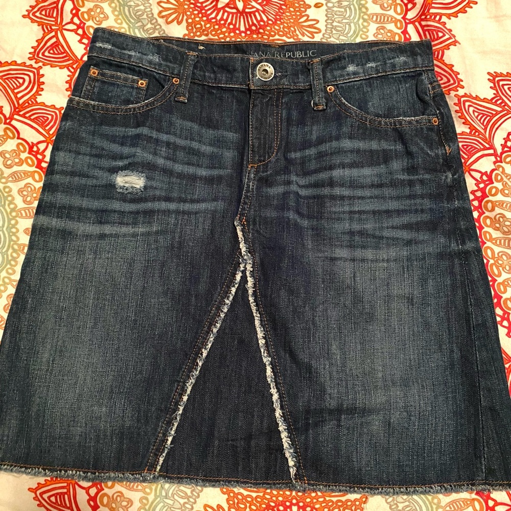 NWOT Banana Republic jean skirt